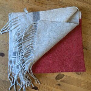 Nordstroms 100% Cashmere Scarf Gray Red Solid Blocked Womens Fringed One Size